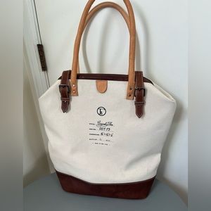 Elegant Canvas and Leather Shoulder Bag